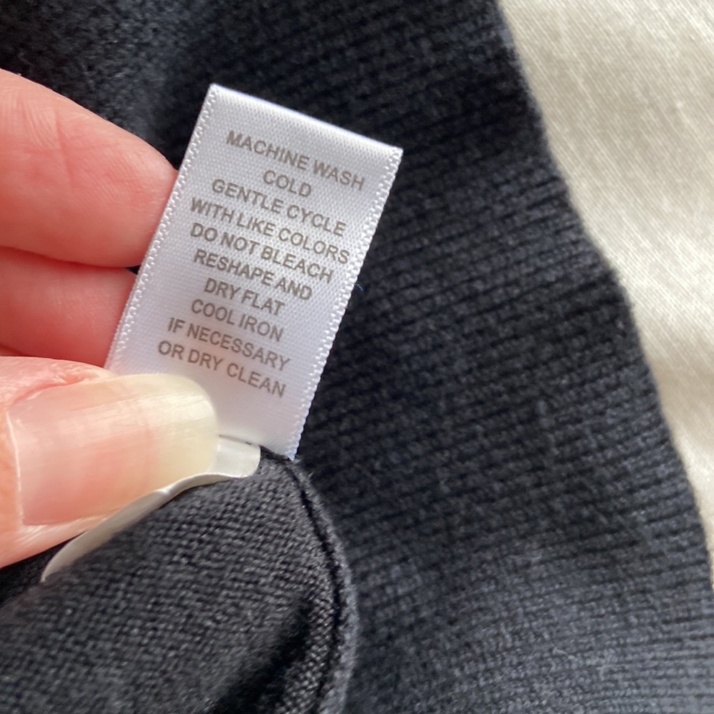 Neiman Marcus Short Sleeve Sweater - image 4